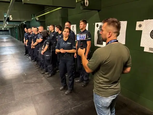 Dwa dni w Szkole Policji w Słupsku – YouTuberka Liwia pokazała, jak wygląda szkolenie