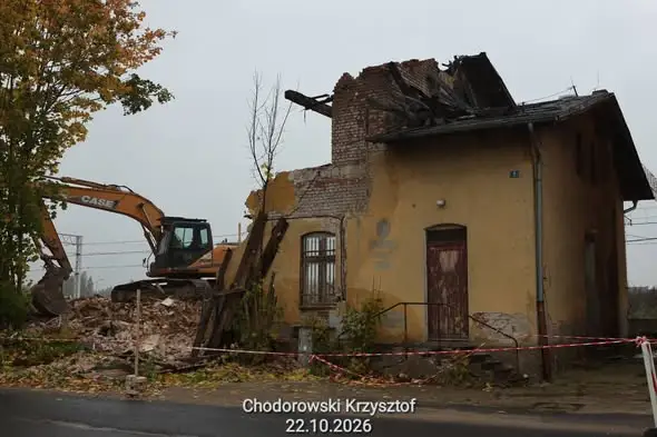 Potęgowo: stara poczta przy Dworcowej 6 znika z mapy. Trwa rozbiórka
