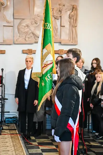 Kępice: Szkoła Podstawowa im. ppor. Tadeusza Bielaka świętowała 80-lecie
