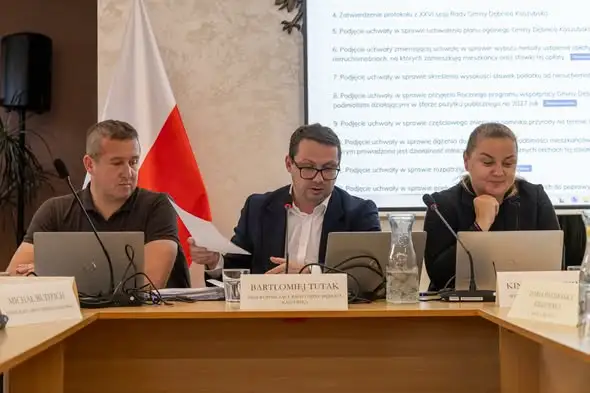 Sesja Rady Gminy Dębnica Kaszubska: plan ogólny, opłaty i apel o bezpieczeństwo