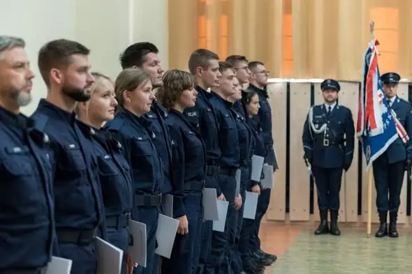 148 nowych policjantów ukończyło szkolenie w Słupsku